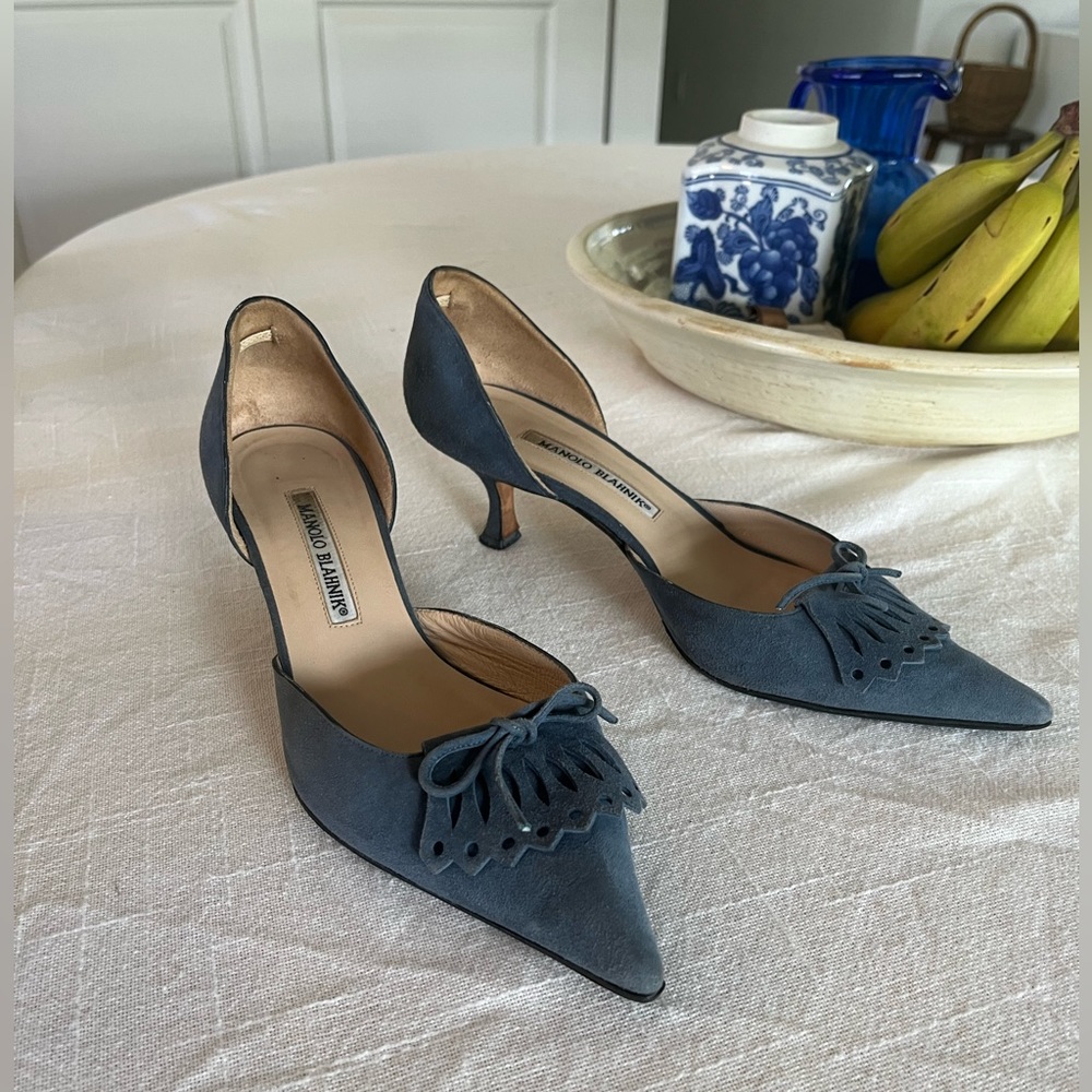 Manolo Blahnik blue suede kitten heels